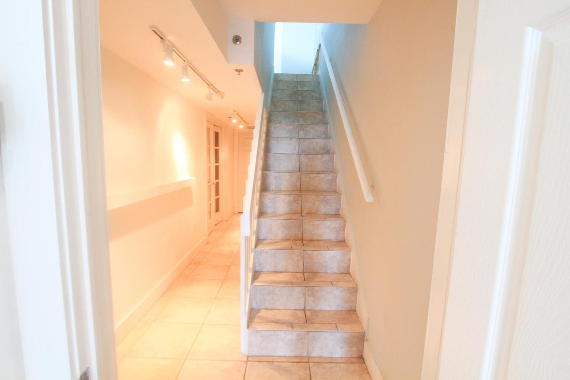 Castle Pavillon 8 Beachfront - Private Beach Access Loft With 2-Story, Pool, Tennis, Free Parking Access 迈阿密海滩 外观 照片