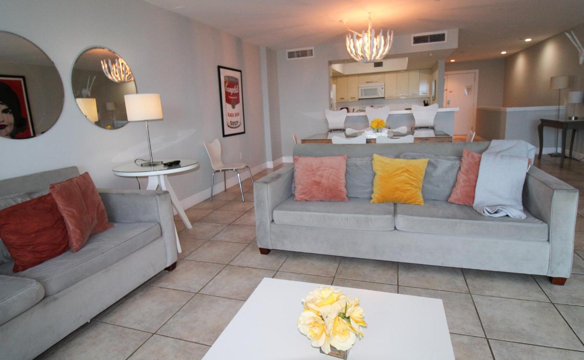 Castle Pavillon 8 Beachfront - Private Beach Access Loft With 2-Story, Pool, Tennis, Free Parking Access 迈阿密海滩 外观 照片