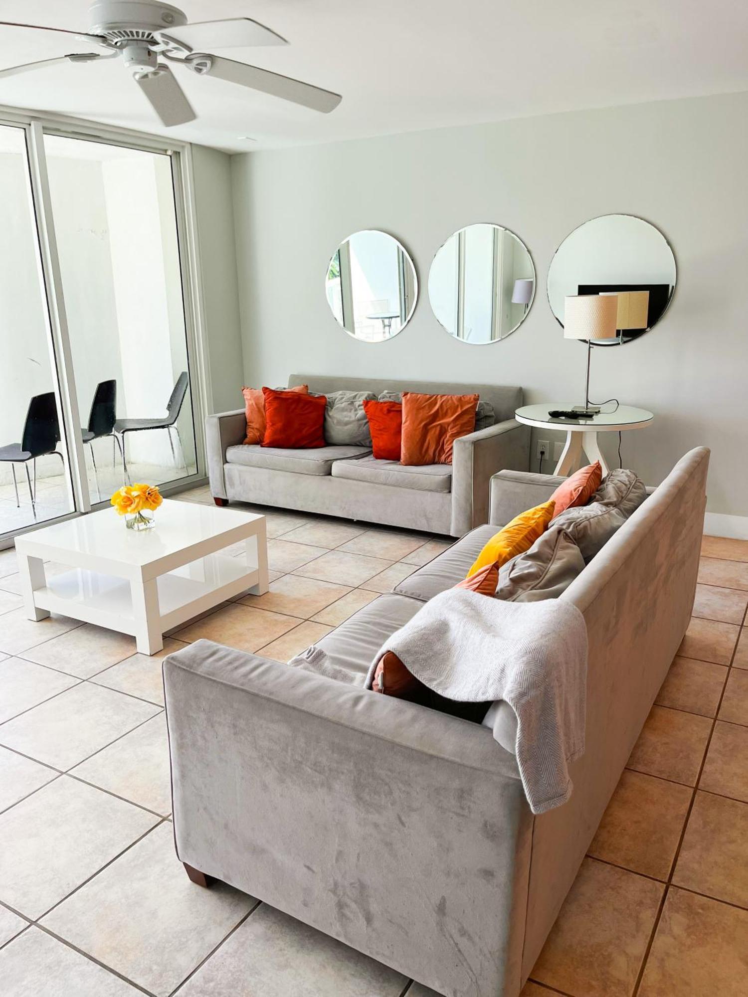 Castle Pavillon 8 Beachfront - Private Beach Access Loft With 2-Story, Pool, Tennis, Free Parking Access 迈阿密海滩 外观 照片