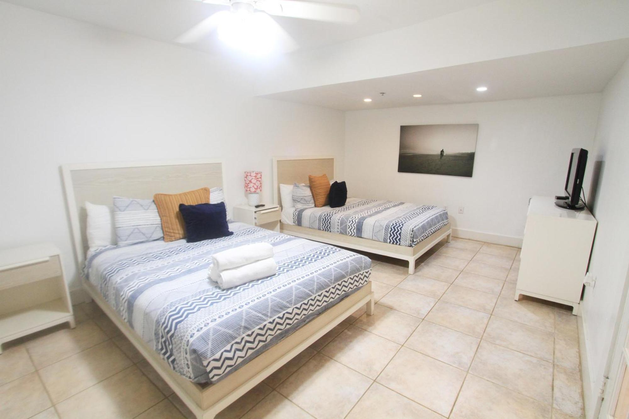 Castle Pavillon 8 Beachfront - Private Beach Access Loft With 2-Story, Pool, Tennis, Free Parking Access 迈阿密海滩 外观 照片