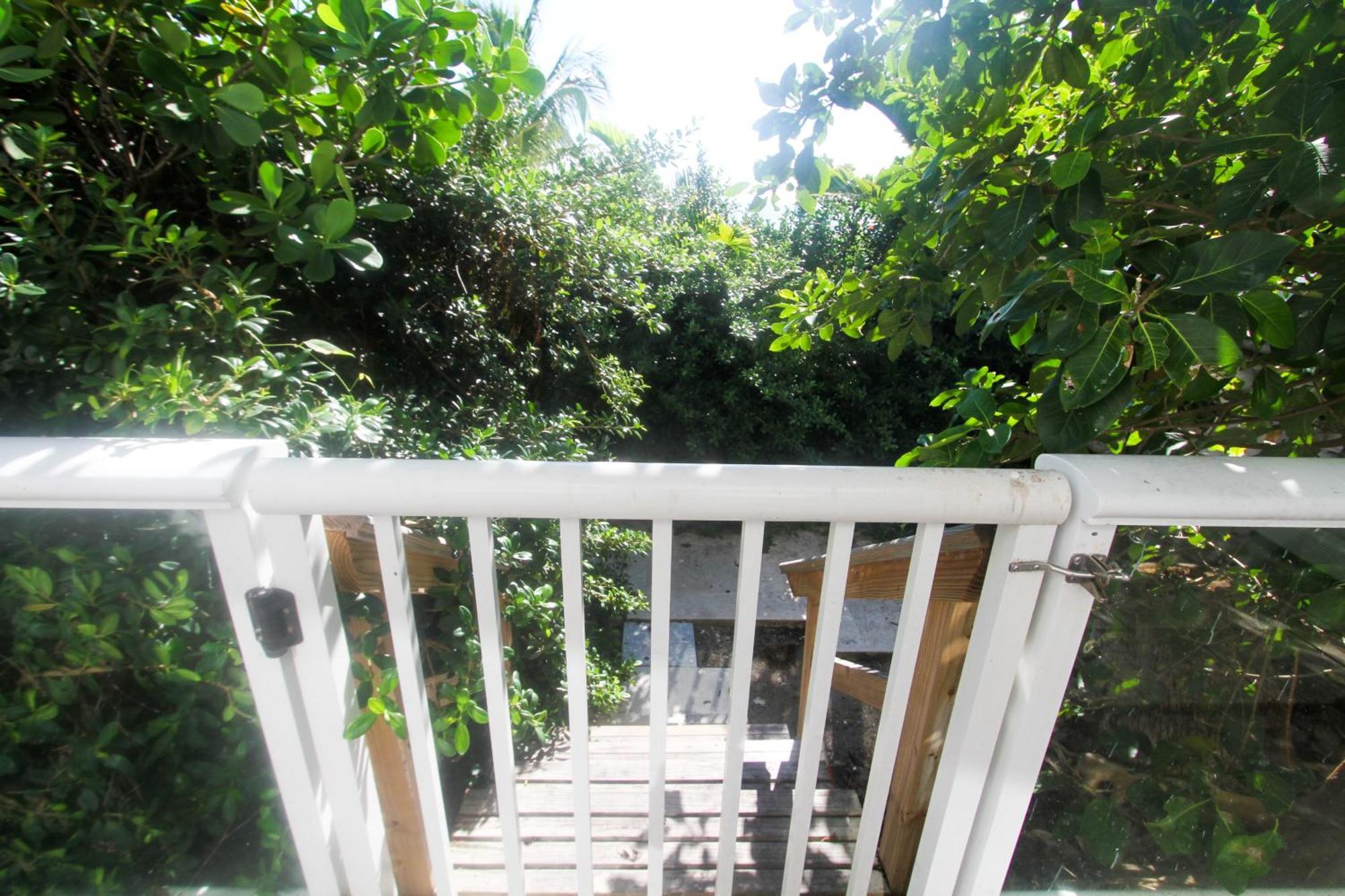 Castle Pavillon 8 Beachfront - Private Beach Access Loft With 2-Story, Pool, Tennis, Free Parking Access 迈阿密海滩 外观 照片