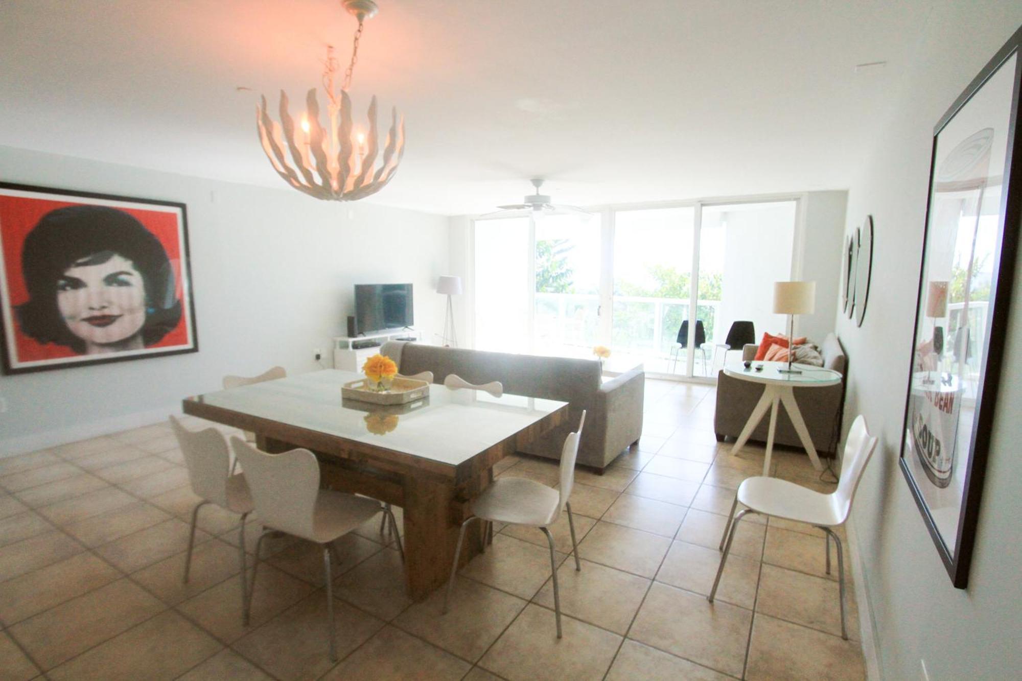 Castle Pavillon 8 Beachfront - Private Beach Access Loft With 2-Story, Pool, Tennis, Free Parking Access 迈阿密海滩 外观 照片